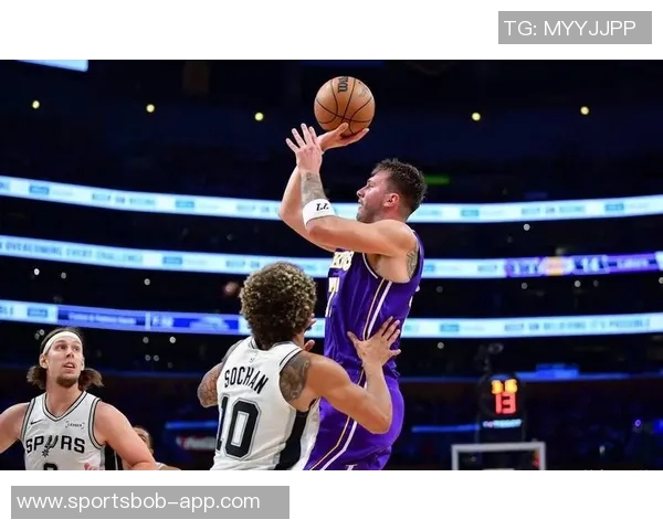 湖人主场连胜开局强势迎战勇士雷霆马刺独行侠快船绿军魔术挑战